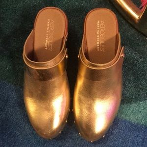Aersoles Martha Stewart Gold Clog. Sz 5